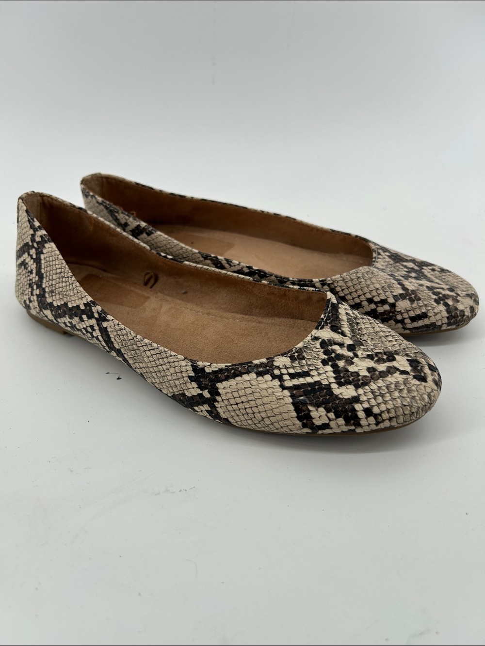 Old Navy Women's Snake Print Ballet Flats - Beige/Black Size 8